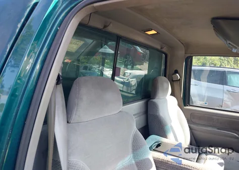 1998 Chevrolet C1500 Fleetside из США, поврежденный, VIN 1GCEC14W7WZ242760